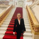 Sophie Charlotte Instagram - Um noite no Teatro Municipal de São Paulo. Obrigada @gucci CONTRAMEMORIA , cultura em movimento . Repensando a semana de 22. Amei o convite @carlamoreire , @vitorsouza___ . Make @herodrigues Style @patriciazuffa