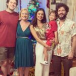 Sophie Charlotte Instagram - Minha Mãe! Mar de amor . Porto Seguro . Seu dia . Dia 8 de março . Dia internacional de LUTA. Celebro você , e tudo de seu que me habita. E para além de mim , seu neto. Ser OMA de Otto. Ser presença quando não posso. Pegar na escola , dar comida , banho. Amor. Puro amor. Não tem nada mais sagrado que amor de mãe . Viva Renate! Renascimento! Muitas voltas ao redor do sol ☀️(da Praia) ! Que sempre irá te iluminar ! Te amo . 💛 ICH LIEBE DICH!