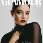 Sophie Charlotte Instagram - Maio é ainda mais especial na Glamour: nossa primeira edição impressa de 2023 está no ar. Na capa 2 de 3, a estrela é ela: @sophiecharlotte1! Com uma carreira recheada de sucessos e talento que arrebata tanto sob as câmeras quanto sob os flashes de nosso ensaio, a atriz confessa que o que ama na televisão, no cinema ou no streaming é contar histórias. Em um ano incomparável, prepara-se para compartilhar uma ótima leva delas, da aguardada cinebiografia “Meu Nome É Gal”, onde interpreta Gal Costa, à conexão em Hollywood para “The Killer”, longa-metragem de David Fincher, onde divide créditos com Michael Fassbender e Tilda Swinton. "Me sinto uma pessoa abençoada: vivo do que amo e sinto que meu trabalho dialoga com a humanidade", abre em conversa franca com @thalita__peres, antes de revelar como navega pela repercussão de seus trabalhos, pelo equilíbrio na vida pessoal e pelas engrenagens intrincadas da fama. Sim, a #GlamourMaio está imperdível! Garanta a sua revista em mãos através da nossa loja virtual aqui no Instagram (clique na foto e compre!) ou nas bancas a partir desta quinta-feira (11.05). Assinantes conferem tudo agora mesmo, online, no app @globomais. E todos os detalhes estão no link da bio e nos Stories. Direção de conteúdo: @renatagarciac Texto: @thalita__peres Fotografia: @ivanerick Edição de arte: @vicpolak Styling: @marcellmaia Beleza: @herodrigues Set design: @livia_blues Assistentes de foto: @sidao1 e @tttthiagolima Produção de moda: @hm.henrique Assistente de styling: @guihiga_ Assistente de beleza: @adriellucass Contrarregra: @michael_williiam Direção executiva: @octavio.od (@odmgt) Produção executiva: @odmgt, @mclaralr, @biadallolio, @andre.grfst e @i.patrickferreira Manicure: @soninhalimanails Camareira: @ednamesquita03 Tratamento de imagem: @philipemortosa Projeto gráfico: @studio_drama_ltd Look: @chanelofficial