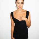 Sophie Charlotte Instagram - Amanhã estarei no @altashoras , para convidar todo mundo pra ver nosso filme “Meu nome é Gal” nos cinemas , a partir do dia 12 de outubro. Viva Gal ! Me senti linda . 🤍 Obrigada : Beleza @herodrigues Style @pedrosales_1 Vestido @viviennewestwood Joias @fernandojorge Fotos @joaokopv