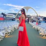 Sophie Charlotte Instagram - Que emoção estar no seu casamento @sampaio_carol ! Você que esteve em tantos momentos importantes da minha vida ! Você merece todo o amor ! E estamos aqui pra celebrar sua união com o Fred! Corações cheios de alegria ! #casamentocarolefred Vestido @marturj ❤️