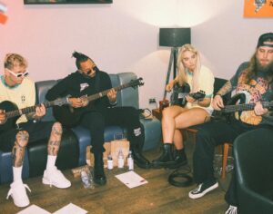 Sophie Lloyd Instagram - Your favourite F1 racing team 🏆🇧🇷

📷 @samcahill 

#saopaulo #brazil #f1 #formula1 #grandprix #mgk #guitar #guitaristsofinstagram #guitarist #machinegunkelly #kieselguitars #motorsport