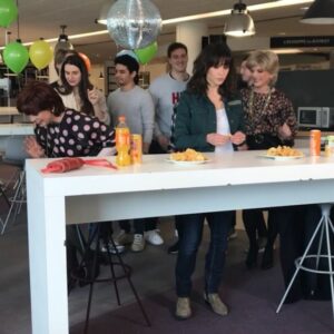Sophie Marceau Instagram - On a fait une boum avec Catherine et Liliane pour fêter la sortie de Mme Mills. C’est aujourd’hui !!!!!! 🎥🎉🕺#mmemills @catherineetliliane