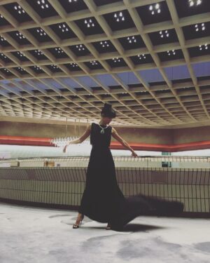 Sophie Marceau Instagram - Quelques heures avant le Festival du Film de Hong Kong 💃🏼