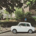Sophie Marceau Instagram - Mais à qui donc est cette voiture ?? 🚗