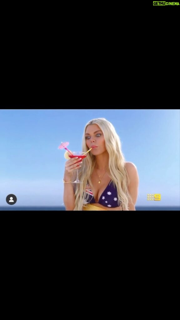 Sophie Monk Instagram - Tonight! 😯Holy crap if you haven’t watched @loveislandau before? This is going to be the best season ever! Hand on my heart. ❤️🙌 @channel9 tonight after the block. Monday to Thursday. This show is so bloody addictive. I’m predicting you’ll love it more than the UK version. ( if you don’t I’ll edit the last sentence out of my caption 🤣but I’m pretty confident) 🧜‍♀️