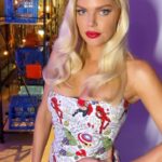 Sophie Monk Instagram – Omg beauty and geek finale! I LOVE this show so much. Love to know what your favourite outfit was? You can tell when I chose my own🤣 If your watching, who do you want to win????? If you haven’t watched I swear tonight will have you in tears in the most beautiful way. Tonight 7.30 @channel9 
(Btw how annoying are swipe across’s 😂)