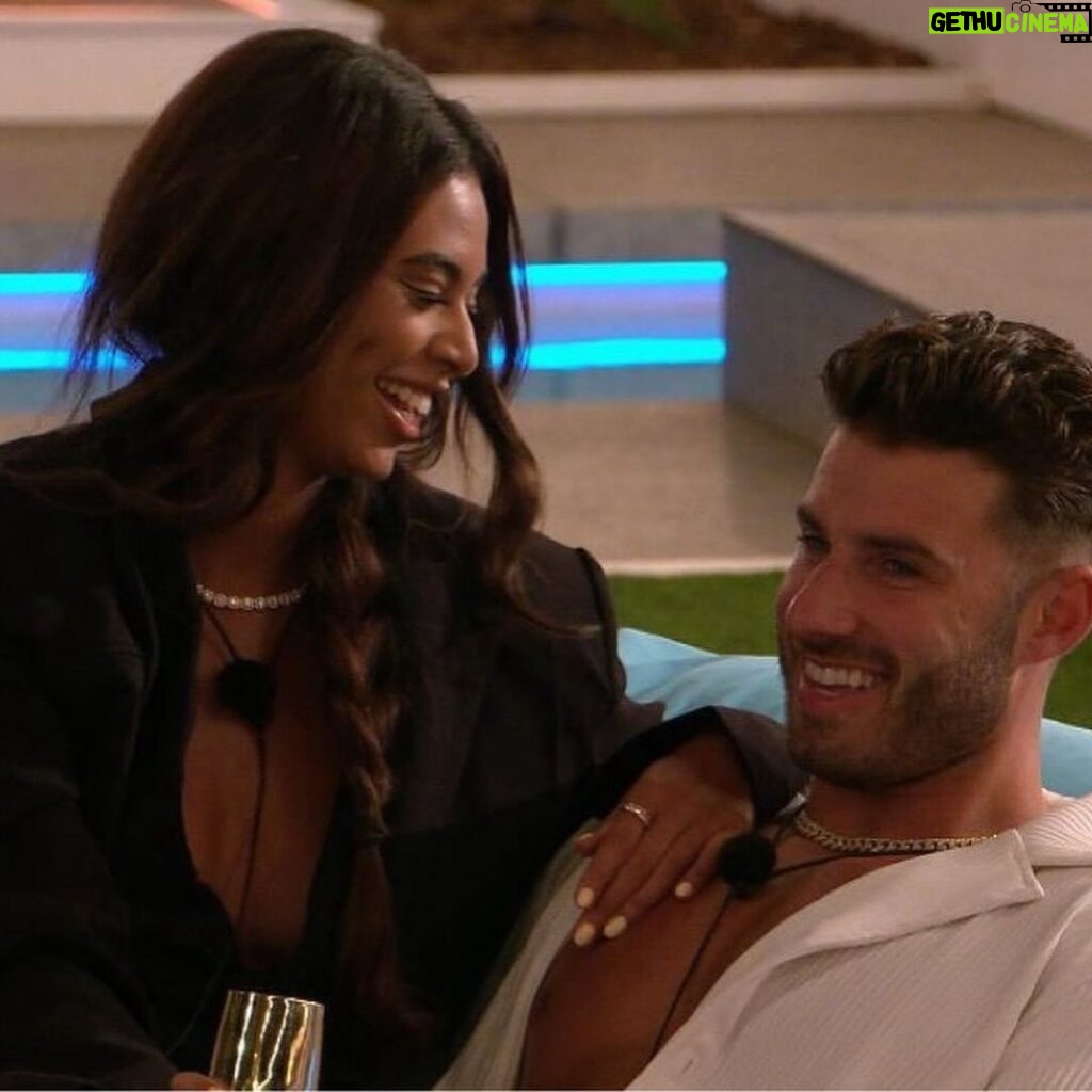 Sophie Piper Instagram - Love Island Finalists! ❤️🏝️ We just wanted to say a massive thank you to each & every one of you for all of the love and support for Sophie throughout her time in the villa ❤️ It looks like Soph has met the male version of herself & we couldn’t be happier seeing her face light up whenever she is around Josh. He has melted our little ice queen and we are SO here for it 🥹🫶🏼 We have absolutely loved chatting with all of you guys over the past weeks, can we stay logged into her gram forever? 😂
