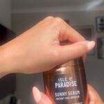Sophie Piper Instagram – Glowy and bronzed this summer with @theisleofparadise – their new sunny serum gives you that sun kissed look whilst leaving your skin hydrated and radiant ✨ @lookfantastic ad
