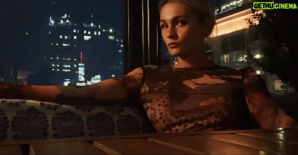 Sophie Skelton Instagram - This city has my heart