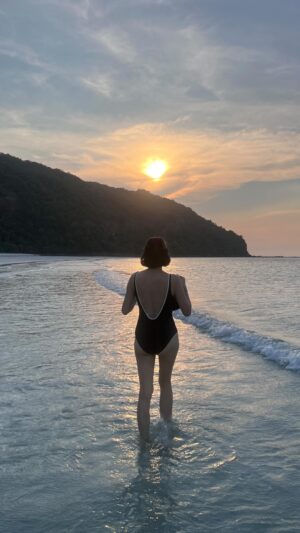 Sopitnapa Chumpanee Instagram - Tesoro 🌊🚤♥️

Breath : Laugh : Rest and Reclaimed your strength 🌞

#pattaya 
#Thailand
#beach
#saxdor 

May 3, 2024

#khunsopidlovessunset 🌞
ขอบคุณทุกคนถ่าย 🎥 ให้ค่ะ
