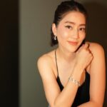 Sopitnapa Chumpanee Instagram - PIARA JEWELRY BY SOPIDNAPA @piara.jewelry We believe that every women deserves to feel effortlessly elegant, whether she is conquering the boardroom or lighting up the night at a glamorous Soirée 💎 เราเชื่อมาตลอดว่า ผู้หญิงทุกคนคู่ควรกับความหรูหราที่ไม่ต้องพยายาม ไม่ว่าจะอยู่ในห้องประชุม หรืองานเลี้ยงสุดหรู เราเน้นการ design ที่แตกต่าง ทันสมัย ใส่ได้ทุกวัน และ ทุกโอกาส และ เลือกสรรเพชร และ วัสดุ ที่ดีที่สุด จากผู้ผลิตอัญมณีชั้นนำของประเทศ 💎 เปิดขายหน้าร้าน ที่ CELI: Central World วันแรก 27 เมษายน นี้ หรือ สามารถ นัดเพื่อ Private Preview ได้นะคะ 💎 PIARA X CELI JEWELRY 💎 @piara.jewelry @celi.jewelry For more information: line @ @piara Call : 083-2463245 Photo by Biathai @biathai @mookmake @bene_________c @ballnehair Assistant @bene_________c