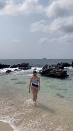Sopitnapa Chumpanee Instagram - #พัทยา ♥️💋
วันนี้อากาศดีจัง 

Take your time out to #BREATH 🏝️🙂

VDO by @leenatgigi 📷
#Pattaya #beach #thailand