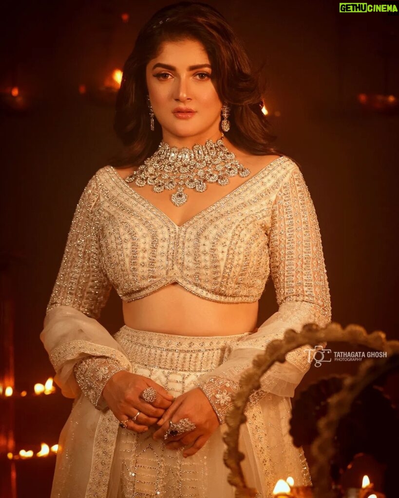 Srabanti Chatterjee Instagram - ✨️✨️