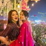 Srabanti Chatterjee Instagram - You & me together…… tarara….raaaaaaa🥰 PC none other than…. Director @subhrajitmitra