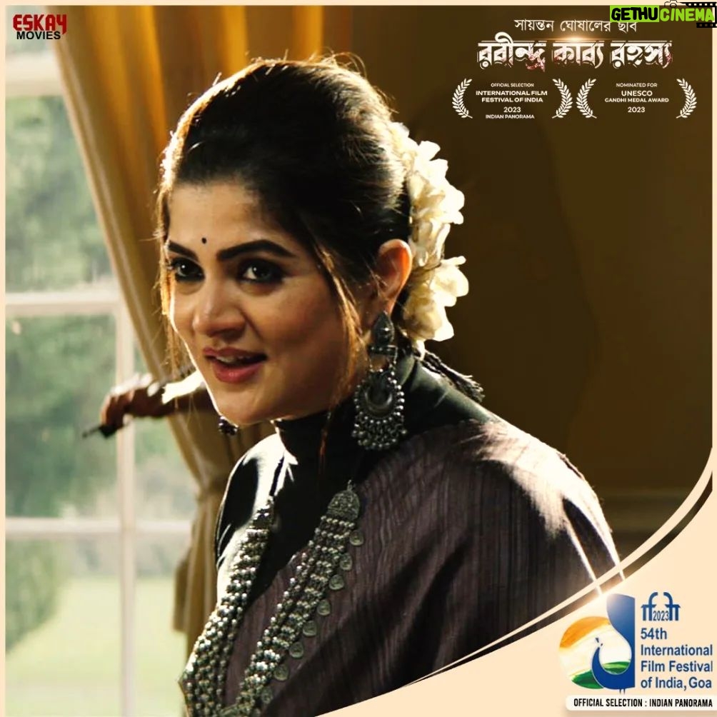 Srabanti Chatterjee Instagram - Exciting reveal! @srabanti.smile shines in "𝑹𝒂𝒃𝒊𝒏𝒅𝒓𝒂 𝑲𝒂𝒃𝒚𝒂 𝑹𝒂𝒉𝒂𝒔𝒚𝒂" selected at the 𝙄𝙣𝙙𝙞𝙖𝙣 𝙋𝙖𝙣𝙤𝙧𝙖𝙢𝙖 of the 54th @iffigoa and also nominated for the 𝐈𝐂𝐅𝐓 𝐔𝐍𝐄𝐒𝐂𝐎 𝐆𝐚𝐧𝐝𝐡𝐢 𝐌𝐞𝐝𝐚𝐥 𝐀𝐰𝐚𝐫𝐝! 🏆✨ Join us at the International Film Festival of India, Goa, for an enchanting screening on 𝟐𝟒𝐭𝐡 𝐍𝐨𝐯𝐞𝐦𝐛𝐞𝐫, 𝟐𝟎𝟐𝟑, 𝐚𝐭 𝟏𝟎:𝟎𝟎 𝐀𝐌, INOX Screen 2, Old GMC Building, Campal, Panjim, Goa. 🌟🎥 Grateful for our team, supporters, and viewers—your love propels our storytelling journey. 🙏💖 #EskayMovies #RabindraKabyaRahasya #FilmFestivalSuccess #GlobalRecognition #IFFI #Panorama #UNESCO #GandhiMedal #UNESCOGandhiMedal #IFFIGoa #54thInternationalFilmFestivalofIndia #IndianPanorama 🎬🌍 An @EskayMovies Film Presented by #AshokDhanuka and @himukol Starring @ritwickchak_ , @srabanti.smile, @priyanshuchatterjee, @sujanneelmukherjee, @santilalmukherjee, @rajnandini_, @chakraborty_bidipta, @_rwitobroto_ , Shantilaal Mukherjee Directed by - @sayantan.rolls Creative Producer - @himukol Director of Photography - #Tuban Story, Screenplay and Dialogues - #SougataBasu Music Director - @mishra_debojyoti Editor - Subhajit Singha Associate Director - Subhadeep Ghosh Executive Producer - Hemant Agarwal, Mayank Gupta Publicity design - @ektacreativetales Production Designer - Riddhie Basak, John Naylor (UK) Sound Designer - Ayan Bhattacharya (Final Post) DI Colorist - Prasenjit Banerjee (Final Post) VFX - Final Post Post Production Head - Suchandra Banerjee Supervising Producer - Deepyaman Dey Prosthetics & Makeup Artist - Subir Kumar Manna Costume Designer - Krishnendu Karar, Sabarni Das Art Director - Anandya Adhya