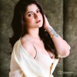 Srabanti Chatterjee Instagram - Be your own kind of beautiful 😍 @kiara_sen111 @brushofpritam @adiitiboseofficial27 @mainak1111_makeup_artist @btwits_naaz_