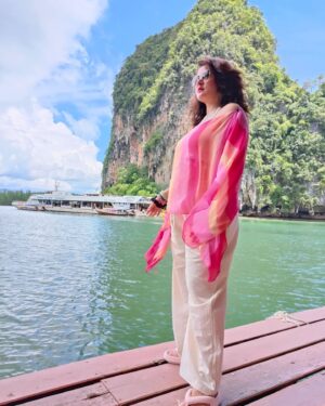 Srabanti Chatterjee Instagram - Holidays are to make memories ✨️❤️

#vacation #traveldiaries #happyme