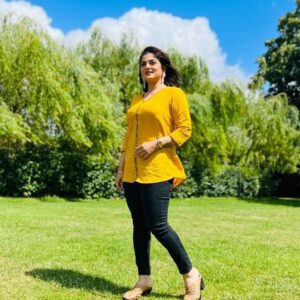 Srabanti Chatterjee Instagram - Life has no remote...get up and change it yourself 🥰😜
