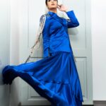 Sreemukhi Instagram - 💙✨ Styling @greeshma_krishna.k Outfit @sri_srustika_clothing Jewellery @karnikajewelshyd PC @manoj_gangula Makeup @nookesh.malla Hair @mahesh_ravulapalli #sreemukhi
