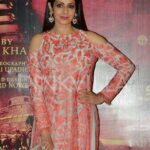 Sridevi Instagram - Dress by Manish Malhotra and jewelry by Sunita Kapoor ❤️ my favourites
