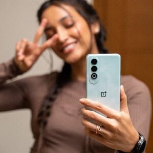 Srinidhi Ramesh Shetty Instagram - My morning routine is busy, busy, busy... which is why the OnePlus Nord CE4's fast charging is such a boon! It truly makes my life easier! #AllPowerAllYou #OnePlusNordCE4 #OnePlus @oneplus_india