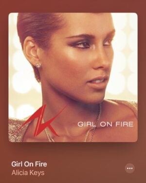 Stana Katic Instagram - Closing out the day with some #JuneTunes … enjoy your weekend, folks! 
🪻🌞🌵