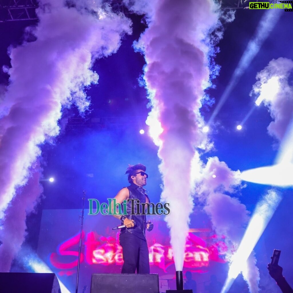 Stebin Ben Instagram - @stebinben: Performing at SRCC was beautiful The Shri Ram College of Commerce crowd was in for a treat as singer Stebin Ben performed on the last day of Crossroads, the annual cultural fest of SRCC Tap the link in our story to read . . . #stebinben #stebin #srcc #concert #bollywood #singersofinstagram #trendingnow #explorepage #fyp