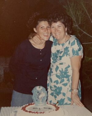 Stefania Spampinato Instagram - Buon viaggio sisterina mia…
💔 23.01.71-19.10.22