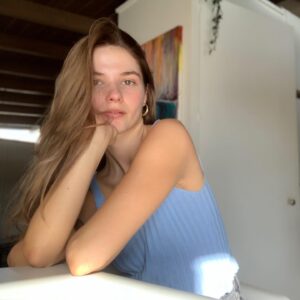 Stefanie Scott Instagram - 