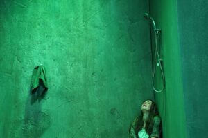 Stefanie Scott Instagram - Some bts/stills of @elisabethrohm directing one of the birth scenes in “#GirlInTheBasement”. As this movie was inspired by several true crime stories, I think it’s great that @LifetimeTV is including info on RAINN (Rape, Abuse & Incest National Network) the nation’s largest anti-sexual violence organization, and will also be debuting the doc “Beyond the Headlines: Surviving Child Abduction and Imprisonment” about two real-life cases of girls who went missing at a young age and how they work past their traumas, after the premiere. Tune in Feb 27th at 8pm/7pm central on @lifetimetv DP: @malavasidp