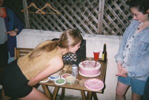 Stefanie Scott Instagram - thank u @evan.adamson @abbyquinnya @jessicahowes_ for zee best surprise Eva