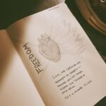 Stefany Vaz Instagram - With all my heart… Hoje tivemos um momento de lava pés, e falamos sobre serviço, amor e entrega; servir uns aos outros é ministrar o coração de Deus em forma de adoração, entregando a vida uns pelos outros, e isso faz parte do caráter de Cristo! Recebemos a liberdade de estarmos atrelados a cruz, de graça nos foi dado. Então, não retenha.