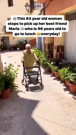 Stephanie Mills Instagram - I love babies and the elderly. This is sooooooo beautiful that they have each other, may God continue to bless and keep them. POWER 💛💛💛💛💛💛💛💛💛💛💛💛