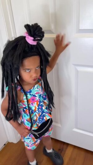 Stephanie Mills Instagram - I just lovvvvvvvvve Us. This is two cute. This beautiful baby played both parts. #thejordansunshine 💛💛💛💛💛💛💛💛💛💛💛🤗🥰 POWER.
.
.
Repost @thejordansunshine 🥰💜
.
.
.
What do you want Sheneneh! 🤣 Jordan played both parts @martinlawrence 

#sheneneh #martinlawrence #ohmygoodness #acting #martin #funny #kidsofinsta
