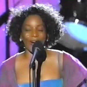 Stephanie Mills Instagram - I love #Sinbad, boy did we have fun. This was back in ‘98. POWER. 💛💛💛💛💛💛💛