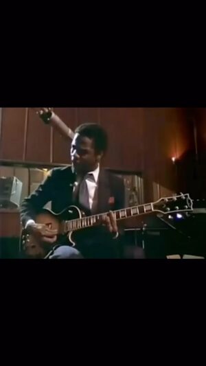 Stephanie Mills Instagram - Reverend Al Green, my soulful, soulful brother, Happy (belated) Birthday 🥳 🎉 🍰 I’m sending everybody LOVE on this Sunday. 💜💜💜💜💜💜💜💜💜💜💜 POWER #inspirationalsunday #AlGreen #spreadlove #chapter78 #letsstaytogether