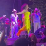 Stephanie Mills Instagram - This wasn’t part of my set list, however when the spirit hits you. The energy in the streets of #Harlem was so powerful. #NeverWouldHaveMadeIt🙏🏾🙏🏾 I would have lost my mind. Thank you #djjohnnywishbone for capturing this moment 💜🥰 #RalphHarmon #thejpaulexperience #jeremykeith_ #iamstephaniemills #stephaniemills #neverwouldhavemadeit 💛💛💛💛💛💛💛💛💛POWER