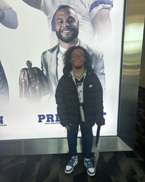 Stephanie Mills Instagram - I cannot let this week go by without acknowledging my grown man, Farad J. Mills, 23rd birthday 🎉🎂👏🏾. #faradj loves the @dallascowboys and their organization was so kind to give my son a private tour of the Dallas Cowboys 🏈 training facility. 

Also thank @omarepps, Derrick Eagleton, and Agape Way, Inc. for reaching out. Don was our tour guide and Krissy, who’s the cowboys reporter. So much wonderful history we learned and information. Thank you guys for helping us to make my son’s birthday so special he’ll never forget it. Thank you.💜💜💜💜💜💜💜💜💜💜💜💜💜💜💜💜💜💜💜💜💜 NOW, how about them Cowboys 👏🏾