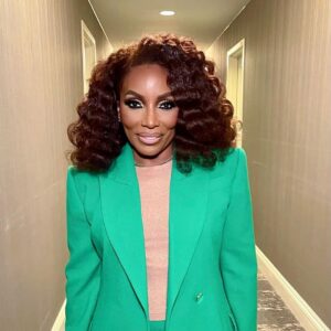 Stephanie Mills Instagram - One of my favorite looks from @sergiohudson and I love everything about it 💜💜💜
.
.
.
***REPOST***
.
.
.
@iamstephaniemills It’s Me vs. Me…at 66.  That’s the post 💐💐💐💐💐 Love yourself💚💚💚
-
#iamstephaniemills #spreadlove #tbt #fbf