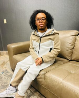 Stephanie Mills Instagram - Happy Birthday 🎂 to my handsome 23 year old son, #faradj and my sister Karina @kaycoolkay, whose actual birthday is today… Have Mercy, because we have been eating cake and ice cream 🍨 ALL WEEK and we are going to turn up in Las Vegas tonight!!! Celebrate your loved ones because life is much too short 💜💜💜💜
