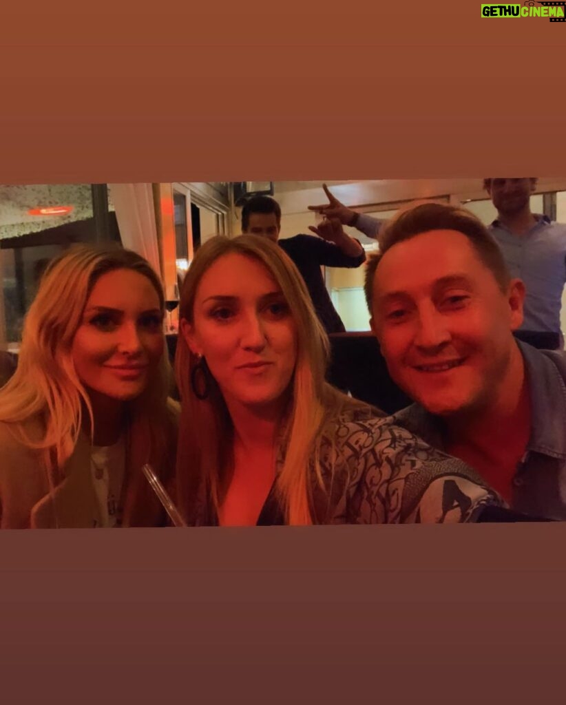 Stephanie Pratt Instagram - I can’t think of a caption for all of these photos, because it literally was the BEST WEEKEND EVER!! I want to re-live it over and over again ✨🙌🏻🐎🥳💖🥰👯‍♀️🍝🥂🎉 so so so GOOD!! I met the most fabulous people, horses and puppies!! 🐶 💜. This trip was such a gift 💕 there was never a dull moment with @michaelamariewhitaker @georgewhitaker9 @chloeaston_official @dallamiresstables @_jasminesophie @richardmsquire @perdi.digby @hadleyclarke_20 @justinresnik 😇😍 (and their parents) 🤣😜. Prague here we come!!!! You better have cranberry juice!! 😅