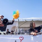 Stephen Curry Instagram - Congrats to all the runners getting after it at the Oakland Marathon this morning!🙌🏾 Ayesha and I had a blast cheering you on. We are honored to have our foundation, @eatlearnplay, serve as the official beneficiary of the race. Thank you to all the runners, sponsors, and volunteers for their support in transforming the school experience for Oakland students!🌟