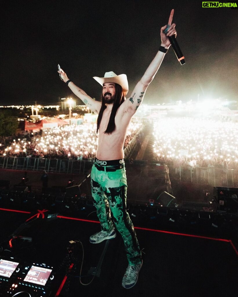 Steve Aoki Instagram - Pure happiness and joy in Hermosillo!! I fuuuuuucking loooooooooooove Mexico so much. I love u so much!! My mexican fans bring me so much happiness!!!! Fuckng loooove u! 🇲🇽❤🇲🇽❤🇲🇽❤🇲🇽❤🇲🇽❤ I dropped two brand new IDs in this carousel. Coming out 🔜