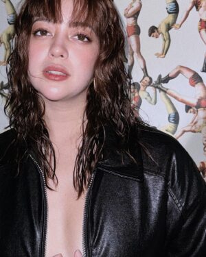 Sue Ramirez Instagram - 🌼 Flower Girl 🌼

Hair and Make up by @jackypante #LookTest #CamTest #FlowerGirlMovie #StartOfSomethingNew #Soon