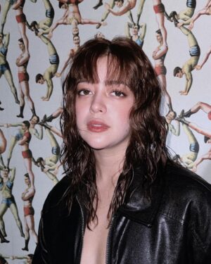 Sue Ramirez Instagram - Develop the quality of being unstoppable 🖤 

Happy weekend, everyone! 🤗