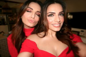 Sukriti Kakar Instagram - THANK YOU! to everyone who’s supported us for the last nine years and to the ones who are new here - look out for us as we embark on a very exciting chapter in our lives together. This one’s called SuPra❤️🚀 #SaathTere is just the first of so many so I hope you’re as excited as us as we begin a new journey where you meet different versions of us in different songs… until then stream #SaathTere and show us some love ❤️🥺 
Here for you guys #SuPratics

#SuPra #SukritiKakar #PrakritiKakar
