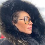 Sulafa Memar Instagram - ميلاد مجيد وكل سنة وانتو بألف خير ♥️ احلى شي بالحياة الأصحاب والأصدقاء اللي في بينك وبينهن عشرة عمر ... الله يجمعنا من جديد ويجمعكن مع كل اللي مشتاقينلن 🙏 . #سلافة_معمار Photo credit @nadia.irksousi 🥰 @sonia_bittar1 @alaniammar @seif_elsbei @shadi_ali__ @ayhamalani . #Christmas #MerryChristmas #SulafaMemar #December 2021 #Prague #Friends