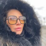Sulafa Memar Instagram - ميلاد مجيد وكل سنة وانتو بألف خير ♥️ احلى شي بالحياة الأصحاب والأصدقاء اللي في بينك وبينهن عشرة عمر ... الله يجمعنا من جديد ويجمعكن مع كل اللي مشتاقينلن 🙏 . #سلافة_معمار Photo credit @nadia.irksousi 🥰 @sonia_bittar1 @alaniammar @seif_elsbei @shadi_ali__ @ayhamalani . #Christmas #MerryChristmas #SulafaMemar #December 2021 #Prague #Friends
