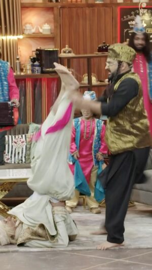Sunil Grover Instagram - Poora YouTube pe hai 🤪🕺🏼🕺🏼 
.(link in bio)
.
.
#kapilsharma #sunilgrover #thegreatindiankapilshow
